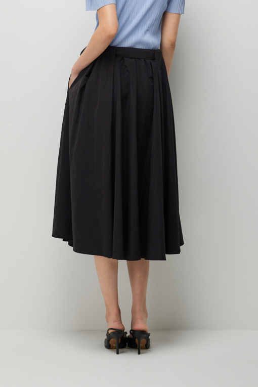 https://img.benettonmall.com/PARTS/KS/26F/SASK08641BK_MB_D2.jpg?cb=1789983961