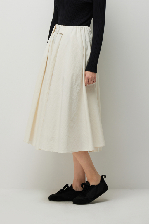 https://img.benettonmall.com/PARTS/KS/26F/SASK08641CR_MB_D1.jpg?cb=1789983961