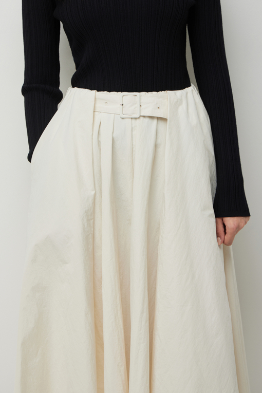 https://img.benettonmall.com/PARTS/KS/26F/SASK08641CR_MB_D3.jpg?cb=1789983961