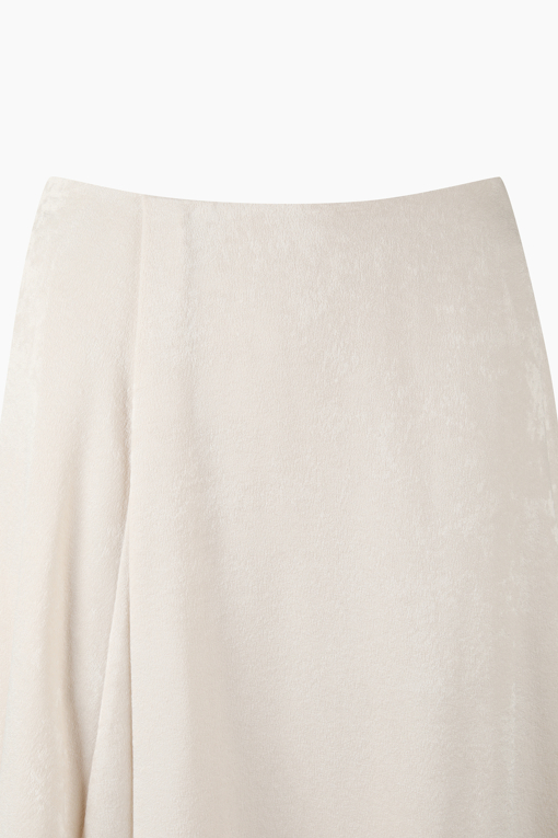 https://img.benettonmall.com/PARTS/KS/26F/SASK32661CR_MB_D3.jpg?cb=1790808094