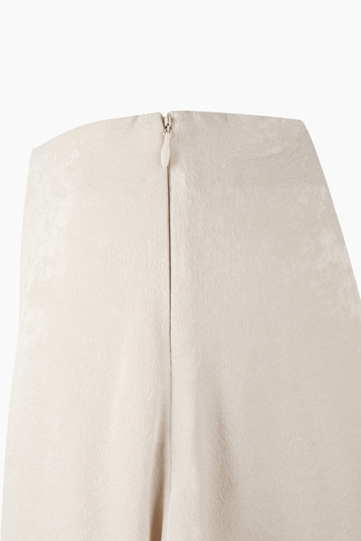 https://img.benettonmall.com/PARTS/KS/26F/SASK32661CR_MB_D4.jpg?cb=1789983961