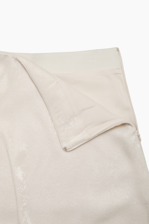 https://img.benettonmall.com/PARTS/KS/26F/SASK32661CR_MB_D6.jpg?cb=1790808094