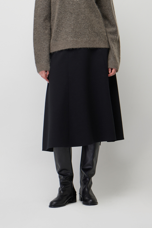 https://img.benettonmall.com/PARTS/KS/26F/SASK34661BK_MB_M0.jpg?cb=1790808094