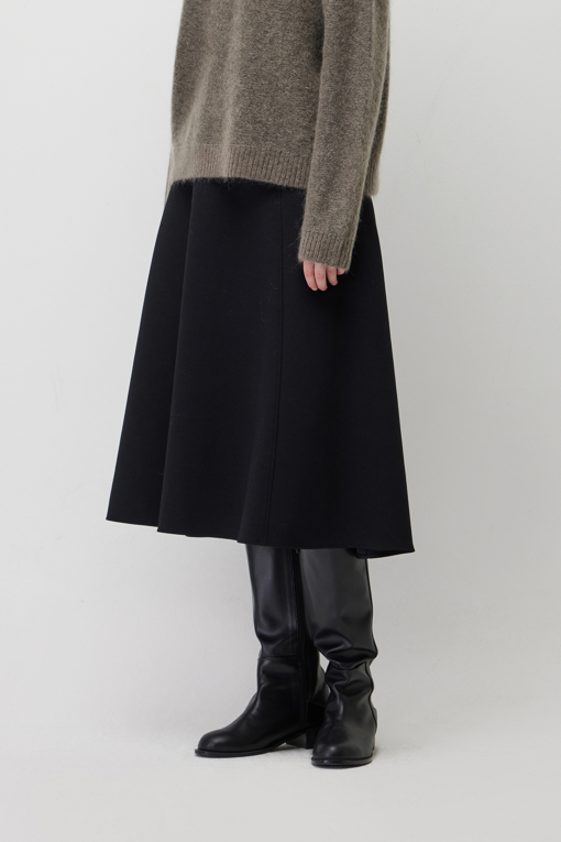 https://img.benettonmall.com/PARTS/KS/26F/SASK34661BK_MB_M1.jpg?cb=1790808094