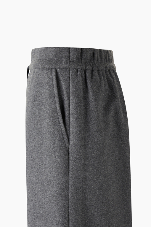 https://img.benettonmall.com/PARTS/KS/26F/SASK35661GR_MB_D3.jpg?cb=1793028892