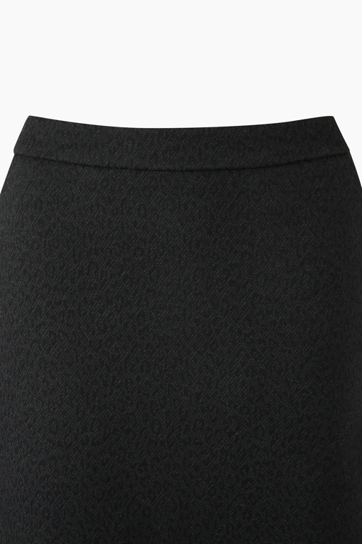https://img.benettonmall.com/PARTS/KS/26F/SASK36661BK_MB_D2.jpg?cb=1789983961