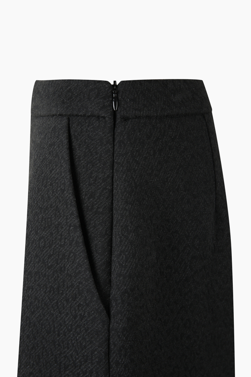 https://img.benettonmall.com/PARTS/KS/26F/SASK36661BK_MB_D3.jpg?cb=1789983961