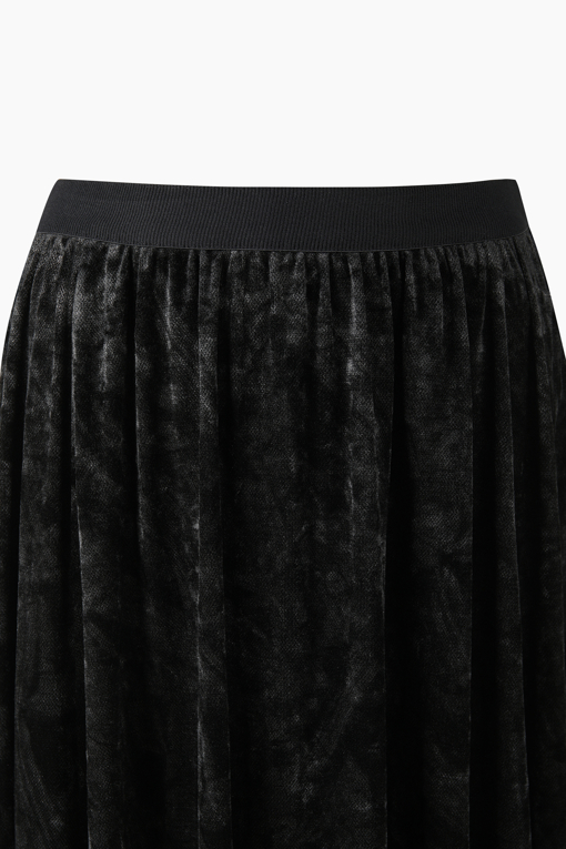 https://img.benettonmall.com/PARTS/KS/26F/SASK37661BK_MB_D2.jpg?cb=1789983961