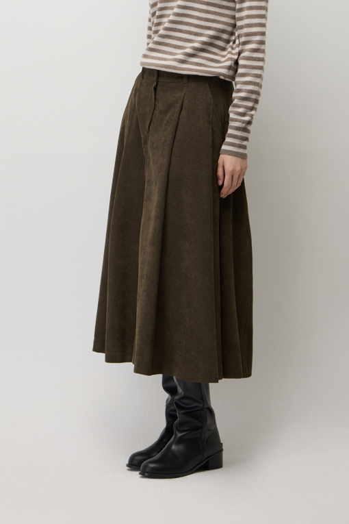 https://img.benettonmall.com/PARTS/KS/26F/SASK38661BR_MB_M1.jpg?cb=1793028892