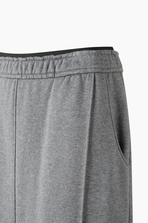 https://img.benettonmall.com/PARTS/KS/26F/SASKE2661DG_MB_D3.jpg?cb=1792404559
