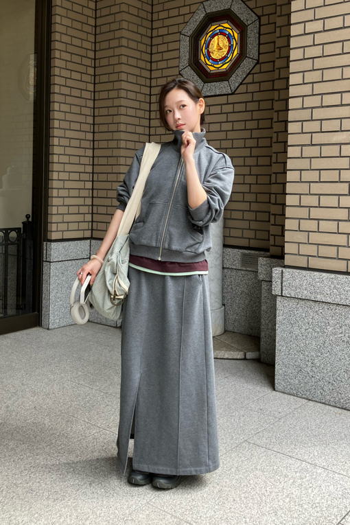 https://img.benettonmall.com/PARTS/KS/26F/SASKE2661DG_MB_E1.jpg?cb=1792404559
