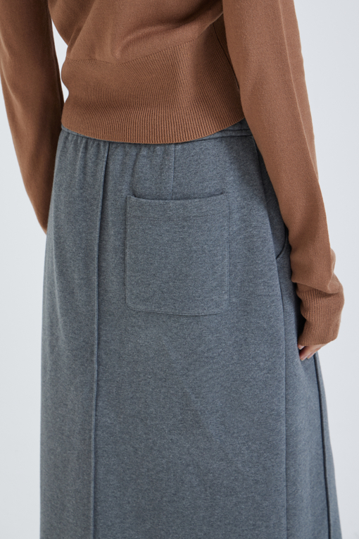 https://img.benettonmall.com/PARTS/KS/26F/SASKE2661DG_MB_M4.jpg?cb=1792404559