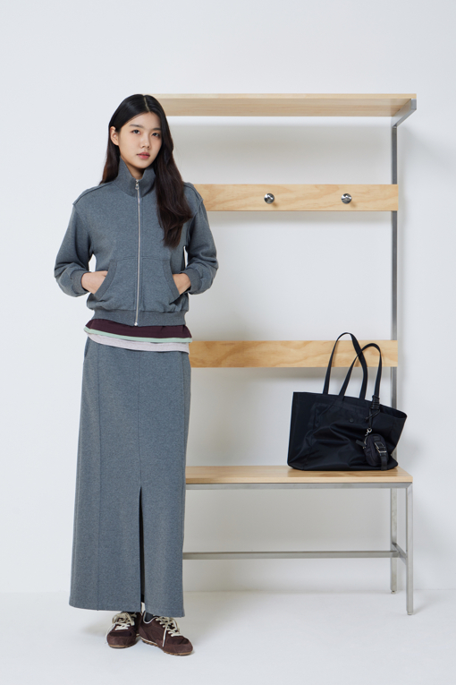 https://img.benettonmall.com/PARTS/KS/26F/SASKE2661DG_MB_M7.jpg?cb=1792404559