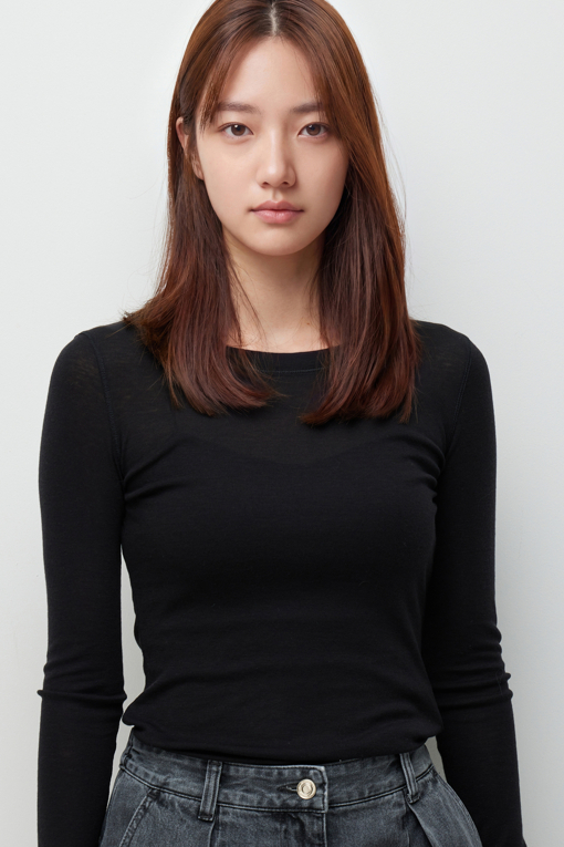 https://img.benettonmall.com/PARTS/KS/26F/SATS07641BK_MB_D3.jpg?cb=1789983961