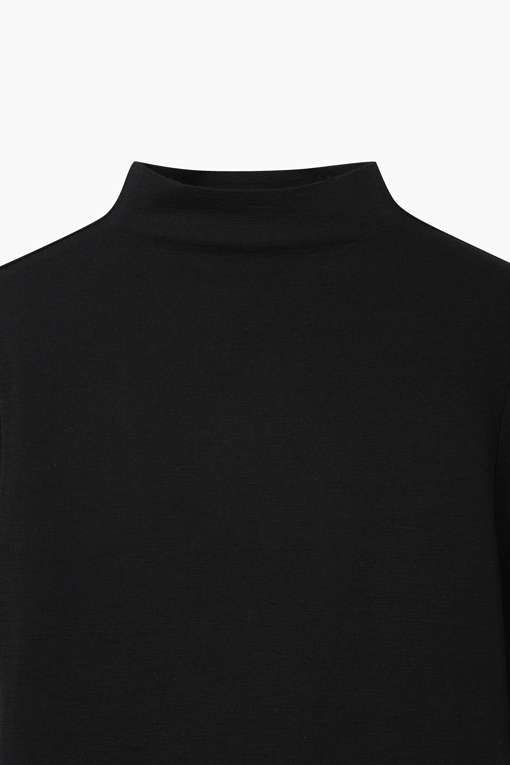 https://img.benettonmall.com/PARTS/KS/26F/SATS13641BK_MB_D12.jpg?cb=1789410927