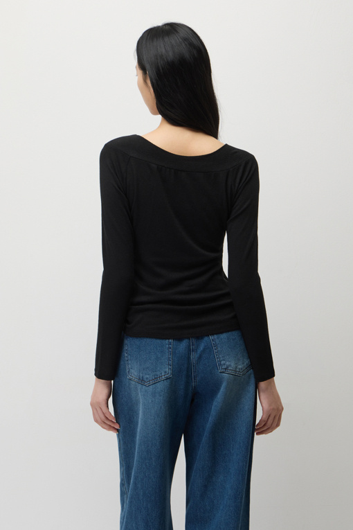 https://img.benettonmall.com/PARTS/KS/26F/SATS14641BK_MB_M2.jpg?cb=1792113748