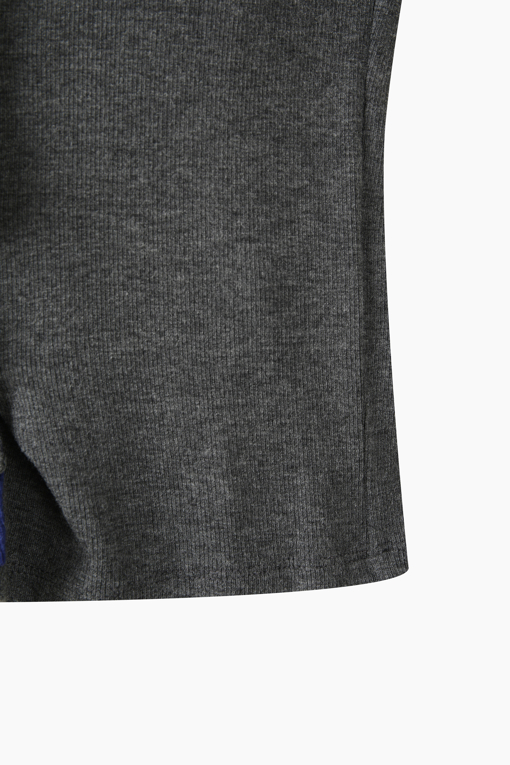 https://img.benettonmall.com/PARTS/KS/26F/SATS33661MG_MB_D4.jpg?cb=1789983961