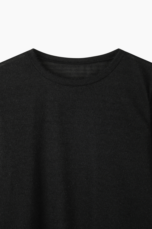 https://img.benettonmall.com/PARTS/KS/26F/SATS40661BK_MB_D2.jpg?cb=1789983961