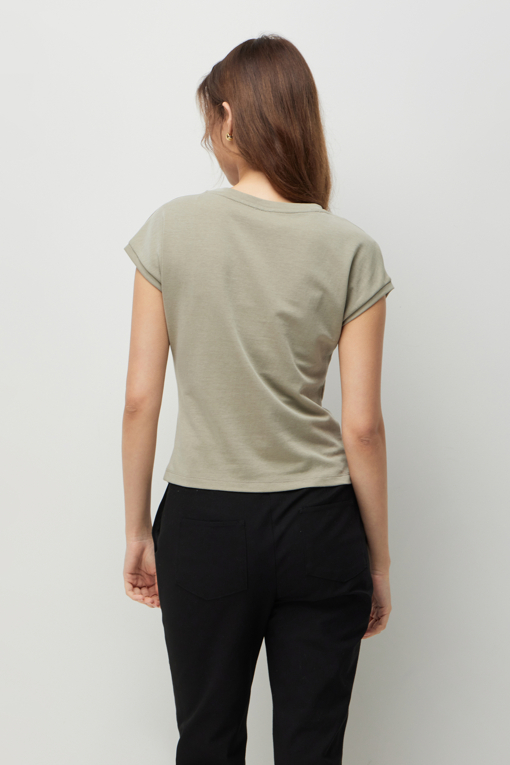 https://img.benettonmall.com/PARTS/KS/26F/SATSE1641KG_MB_D2.jpg?cb=1787100377