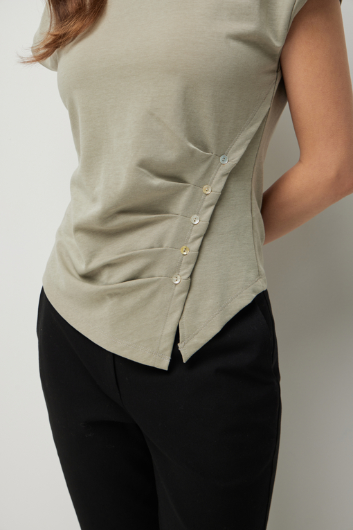 https://img.benettonmall.com/PARTS/KS/26F/SATSE1641KG_MB_D4.jpg?cb=1787100377