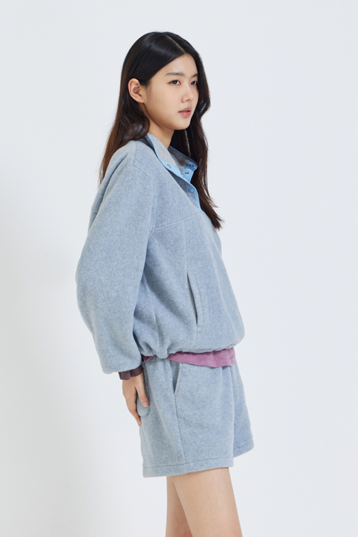 https://img.benettonmall.com/PARTS/KS/26F/SATSE3661LG_MB_M1.jpg?cb=1792404559