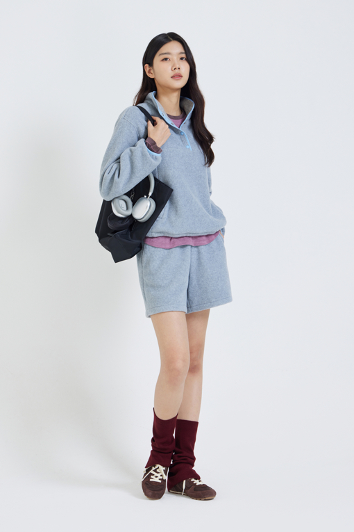 https://img.benettonmall.com/PARTS/KS/26F/SATSE3661LG_MB_M6.jpg?cb=1792404559
