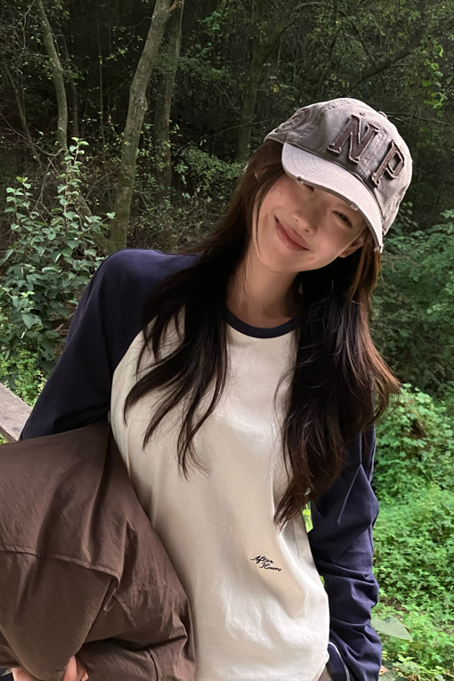 https://img.benettonmall.com/PARTS/KS/26F/SATSE4661CR_MB_E1.jpg?cb=1792404559