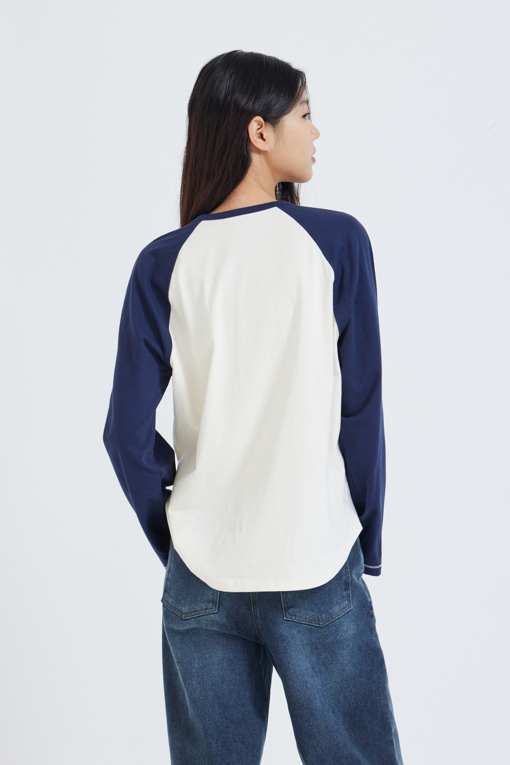 https://img.benettonmall.com/PARTS/KS/26F/SATSE4661CR_MB_M2.jpg?cb=1792404559
