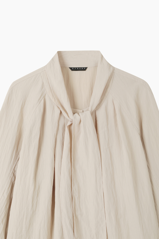 https://img.benettonmall.com/PARTS/KS/26F/SAWS01641BE_MB_D12.jpg?cb=1789410927