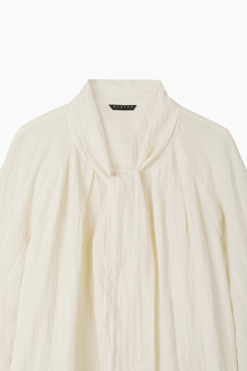 https://img.benettonmall.com/PARTS/KS/26F/SAWS01641IV_MB_D12.jpg?cb=1789410927