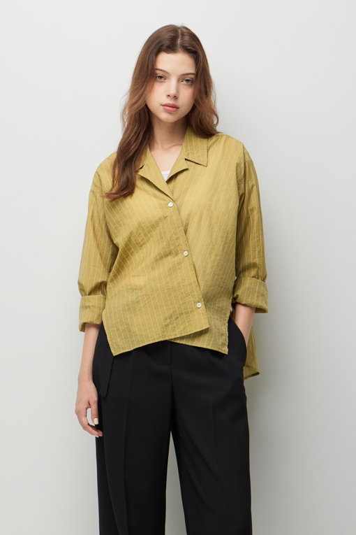 https://img.benettonmall.com/PARTS/KS/26F/SAWS05641OL_MB_D1.jpg?cb=1790808094