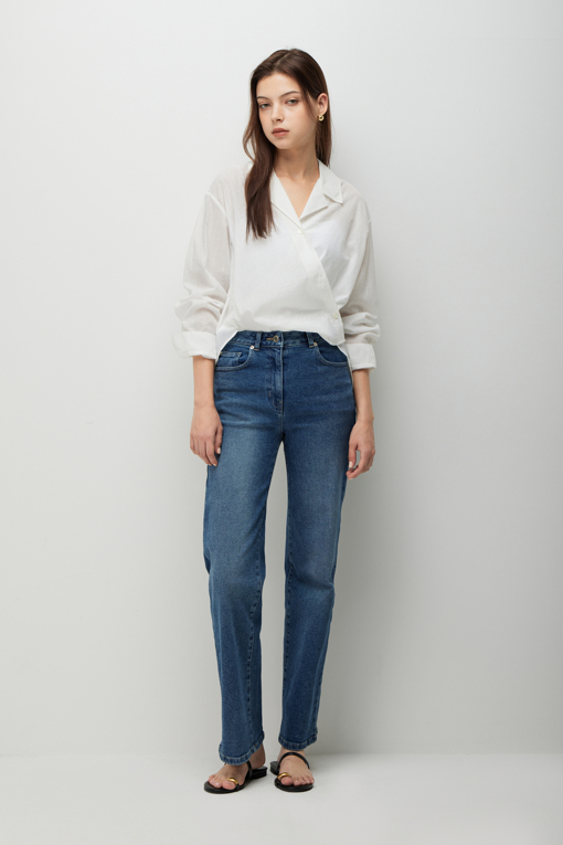 https://img.benettonmall.com/PARTS/KS/26F/SAWS05641WH_MB_D5.jpg?cb=1789410927