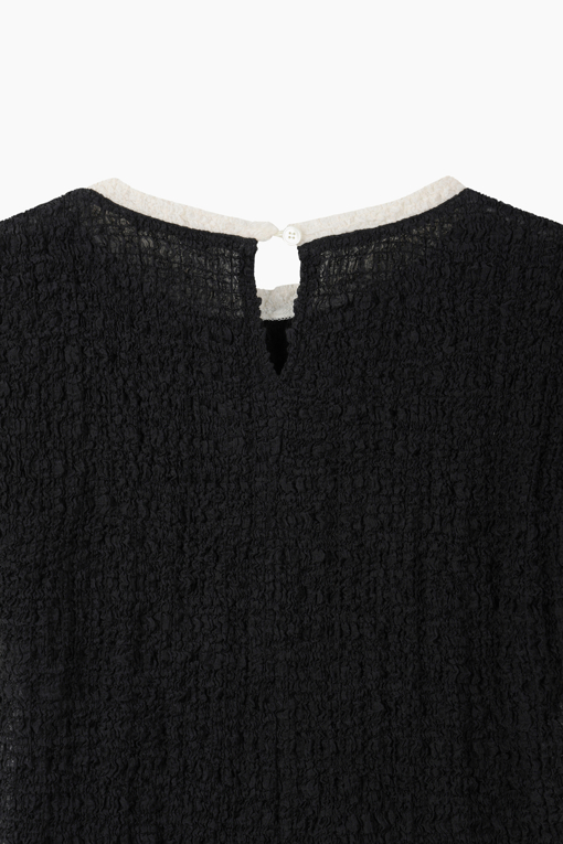 https://img.benettonmall.com/PARTS/KS/26F/SAWS12641BK_MB_D15.jpg?cb=1789410927