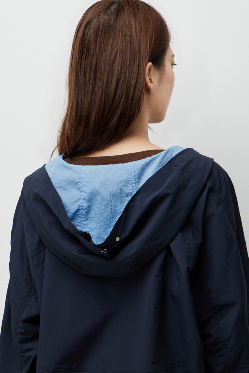 https://img.benettonmall.com/PARTS/KS/26F/SAWS14641DN_MB_D4.jpg?cb=1789410927