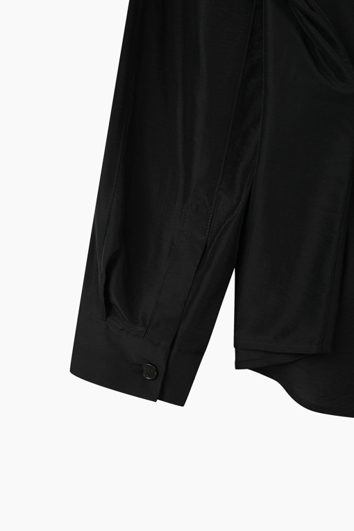 https://img.benettonmall.com/PARTS/KS/26F/SAWS15641BK_MB_D4.jpg?cb=1789410927