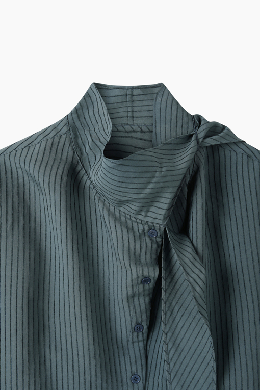 https://img.benettonmall.com/PARTS/KS/26F/SAWS33661NY_MB_D2.jpg?cb=1789983961