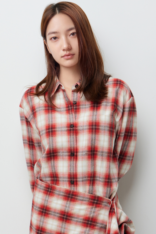 https://img.benettonmall.com/PARTS/KS/26F/SAWS34661RD_MB_M3.jpg?cb=1789983961