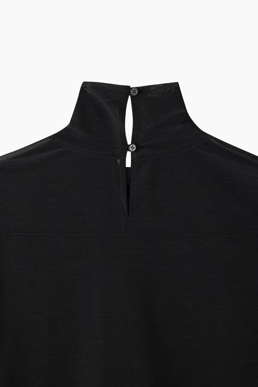 https://img.benettonmall.com/PARTS/KS/26F/SAWSE2641BK_MB_D15.jpg?cb=1786279682