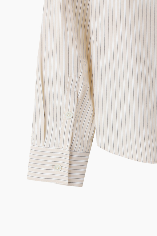 https://img.benettonmall.com/PARTS/KS/26F/SAWSE5641BG_MB_D14.jpg?cb=1787100377
