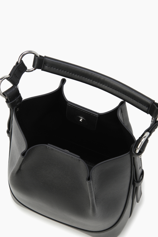 https://img.benettonmall.com/PARTS/KS/26F/SCBG32661BK_MB_D4.jpg?cb=1793028892