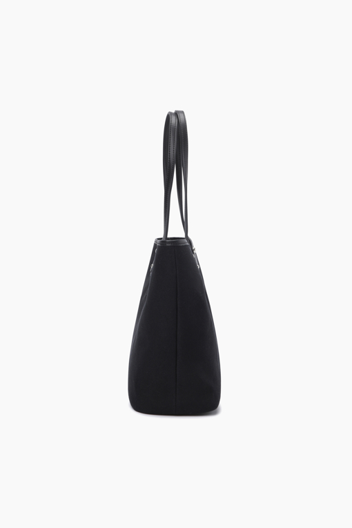 https://img.benettonmall.com/PARTS/KS/26F/SCBG35661BK_MB_D2.jpg?cb=1793028892