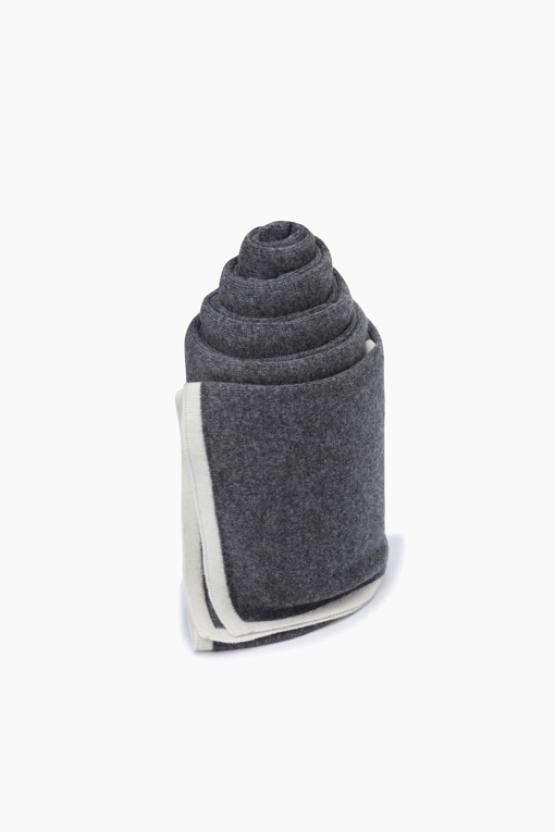 https://img.benettonmall.com/PARTS/KS/26F/SCMF31661GR_MB_D1.jpg?cb=1793028892