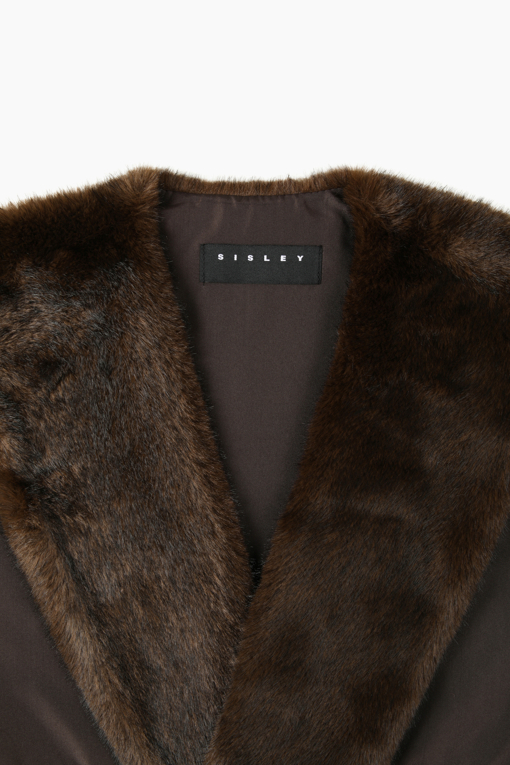 https://img.benettonmall.com/PARTS/KS/26F/SCMF34661BR_MB_D2.jpg?cb=1793028892