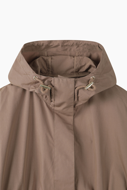 https://img.benettonmall.com/PARTS/KS/26S/2T84LN060ED_MB_D12.jpg?cb=1782918151