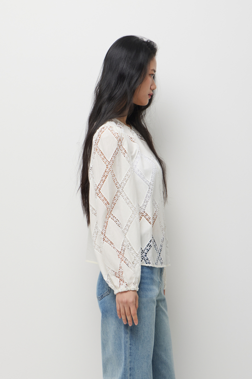 https://img.benettonmall.com/PARTS/KS/26S/5WTKLQ09XIV_MB_D1.jpg?cb=1782918151