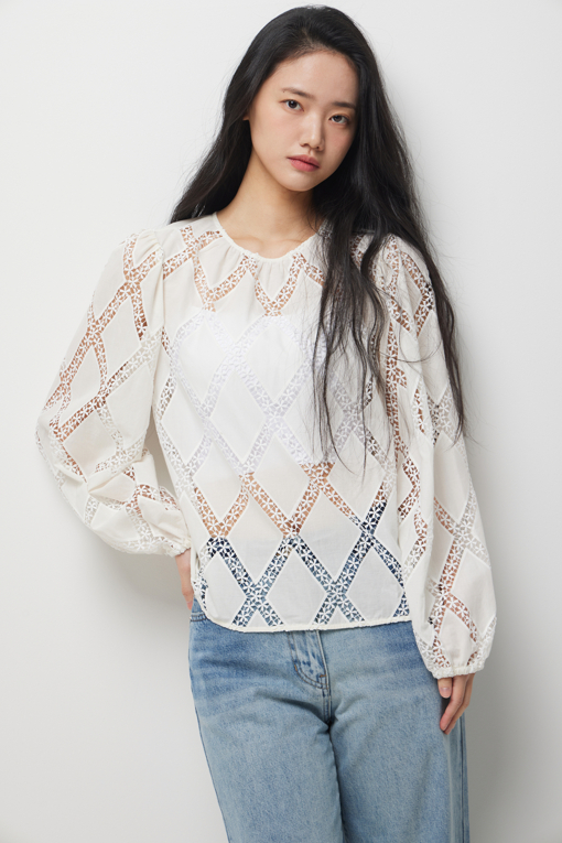 https://img.benettonmall.com/PARTS/KS/26S/5WTKLQ09XIV_MB_D3.jpg?cb=1782918151