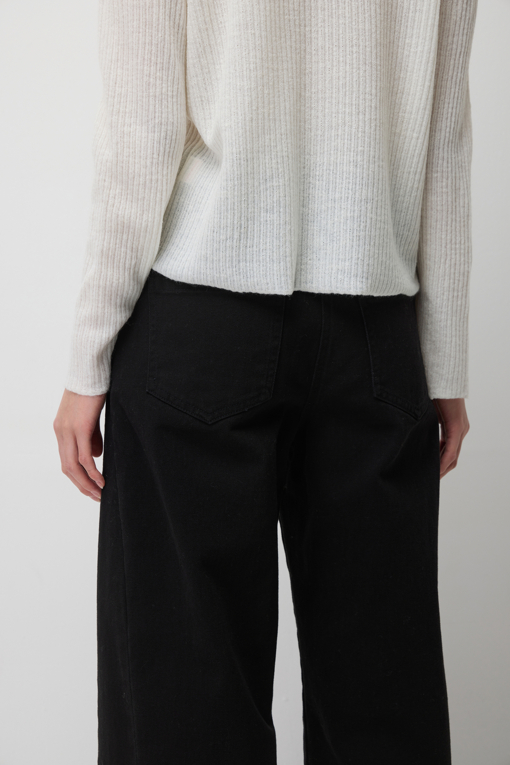 https://img.benettonmall.com/PARTS/KS/26S/SADP01611BK_MB_D4.jpg?cb=1782918151
