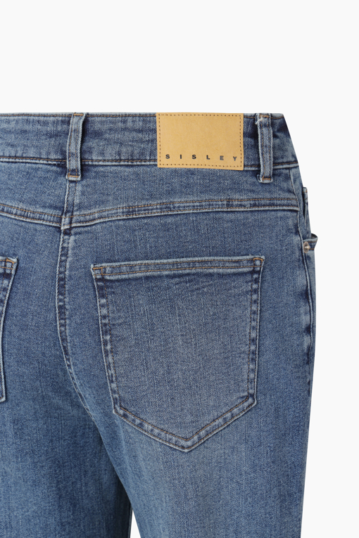 https://img.benettonmall.com/PARTS/KS/26S/SADP03611BL_MB_D13.jpg?cb=1782918151