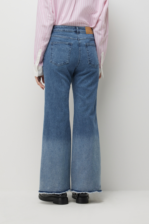https://img.benettonmall.com/PARTS/KS/26S/SADP31631BL_MB_D2.jpg?cb=1782918151