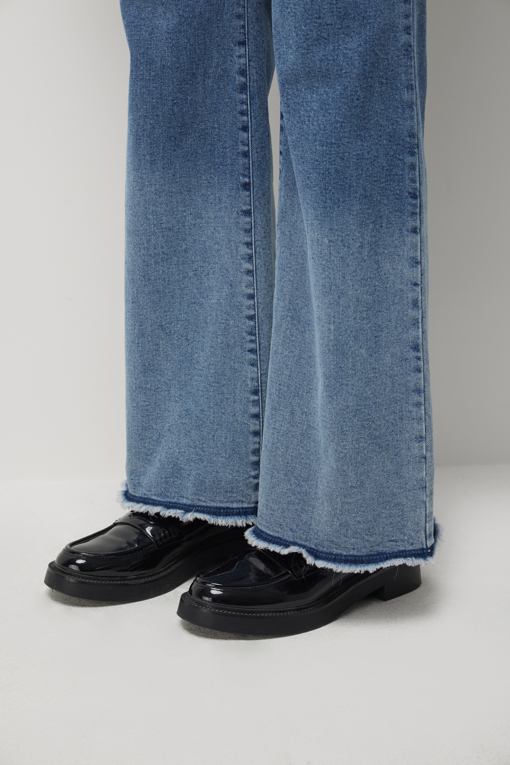 https://img.benettonmall.com/PARTS/KS/26S/SADP31631BL_MB_D4.jpg?cb=1782918151